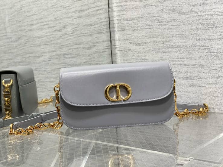 30 Montaigne Avenue leather 6